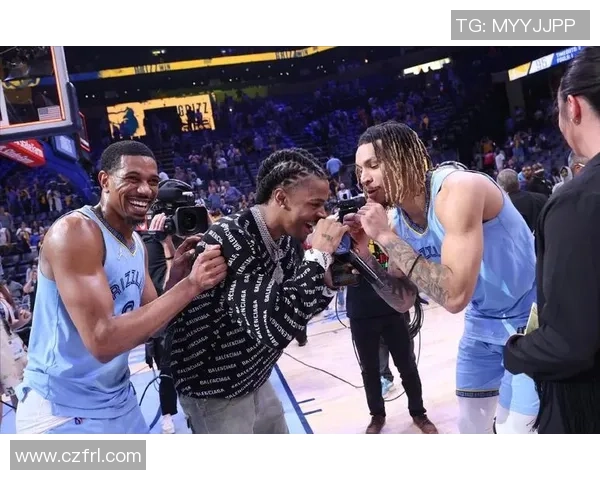 猛龙与热火激战正酣2月25日精彩对决引发球迷热议